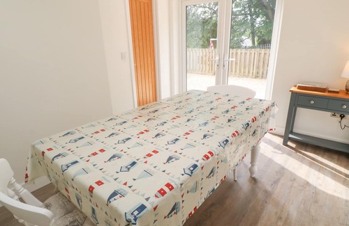 Penryn House | 6 ANTRON HILL, family friendly, with a garden in Mabe