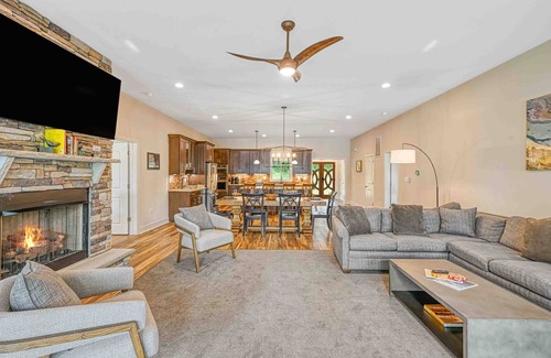 Mineral House | 6 BD & 5.5 BA on Lake Anna home w/game room, fire pit, Free Wifi and dogs ok!