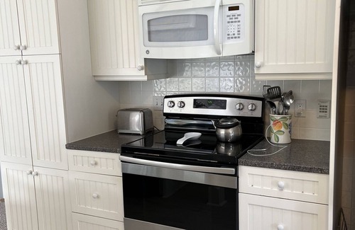 Rye House | 6 bed, 2 bath home walk to Jeness Beach. Ideal for destination wedding guests.