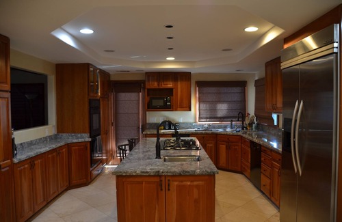 Claremont House | 6 Bed 8 Bath estate in Claremont with fitness room, basketball, tennis