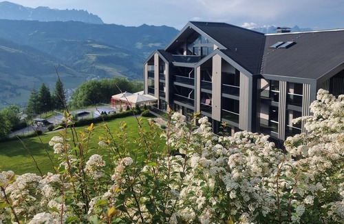 Alpendorf Apartment | 6 Bed Family Room Standard without Balcony