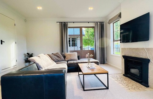 Wairoa House | 6 Bed room Villa with swimming pool, spa and tennis court in Tauranga