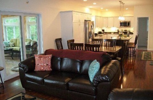 Meredith House | 6 BEDROOM, 5 BATH, MODERN HOME CLOSE TO PUBLIC BEACH ON 2 ACRES, 1 MILE TO TOWN