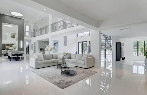 Southwest Ranches Apartment | 6 Bedroom 687891 by Houzlet