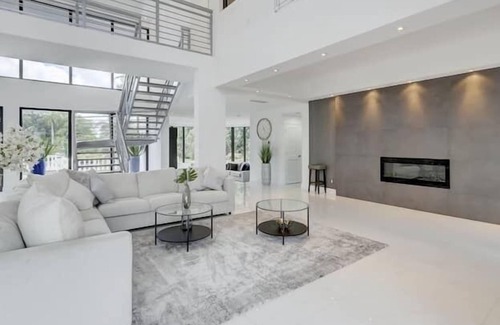 Southwest Ranches Apartment | 6 Bedroom 687891 by Houzlet