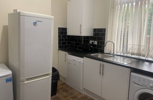 Chorlton-cum-Hardy House | 6 Bedroom Chorlton Townhouse