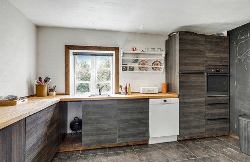 Gudhjem House | 6 bedroom cozy home in Gudhjem