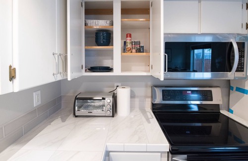 Hillsboro House | 6 Bedroom Duplex Townhouses in Hillsboro