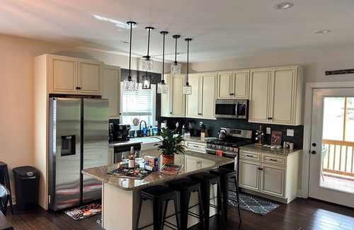 Nellysford House | 6-bedroom house in Nellysford with WiFi AC Skiing Tubing and Golf