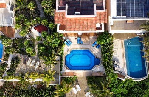 Puerto Aventuras Villa | 6 Bedroom- Luxury Oceanfront Villa