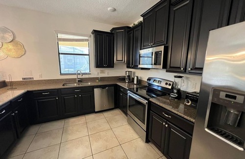 Davenport House | 6-Bedroom Private Pool House – ChampionsGate