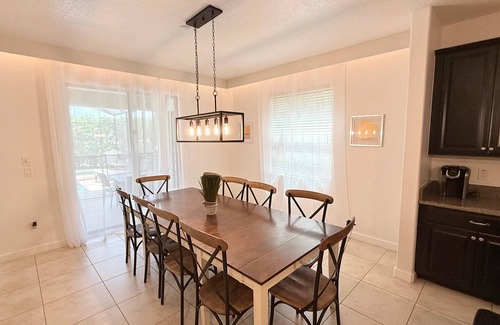 Lindfields House | 6 Bedrooms/5 Bathrooms/Paradise Palms (2981BP)