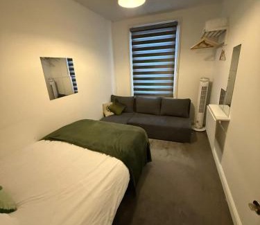 Kings Cross St. Pancras Apartment | 6 Bedrooms Entire House in King's Cross