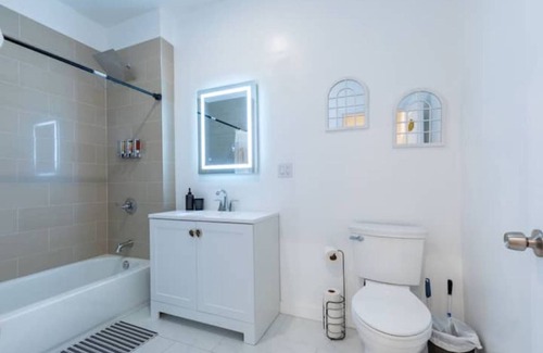 Industry Apartment | 🗽6 Beds Palace near NYC with Parking. 10min from Metlife and American Dream