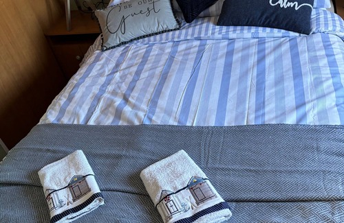 Skegness Cabin | 6 Berth Caravan-Ingoldmells-Pet Friendly