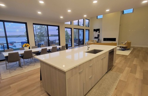 Lake Township House | 6 BR/4 Bath 100ft on Big Platte Lake-Sleeping Bear Dunes-Crystal Mountain Ski