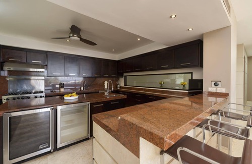 El Bledito Villa | 6 BR Huge Villa Steps To Beach, Plus A Pool House!