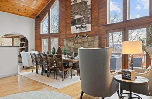 Fairview House | 6 Br Sleeps 16 - Game Room - Hot Tub - Firepit