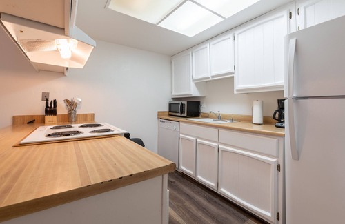 Fair Oaks House | (6) FAIR OAKS BEAUTY! 2BED, 2BATH, WITH GARAGE AND PRIVATE YARD!