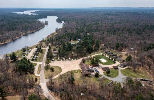 Neillsville House | 6 Guests 3br, Fully Furnished, On-site Enjoyment