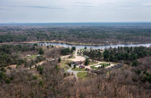 Neillsville House | 6 Guests 3br, Fully Furnished, On-site Enjoyment
