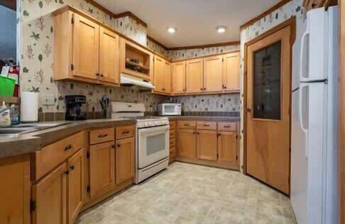 Neillsville Cabin | 6 guests 3BR, fully furnished, on-site enjoyment.