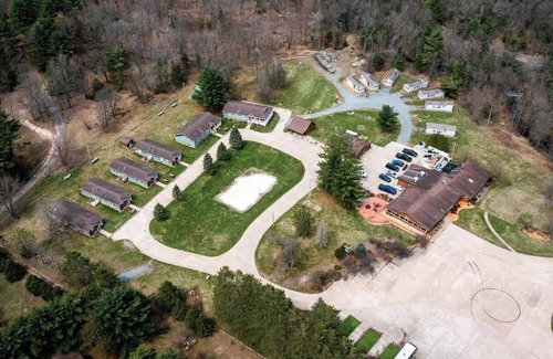 Neillsville Cabin | 6 guests 3BR, fully furnished, on-site enjoyment.