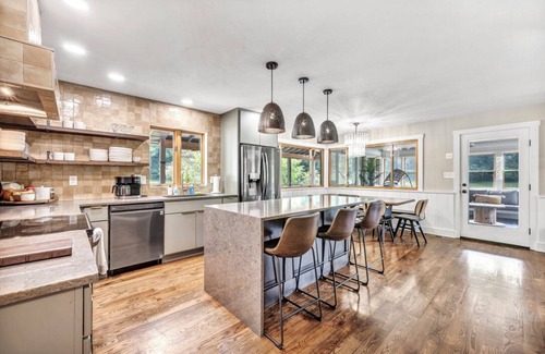 Ava Cabin | 6 Guests | Ponds | Hot Tub | Game Room | Trails