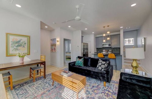 Columbia House | 6 King BRs w/SmartTVs | Across from Township