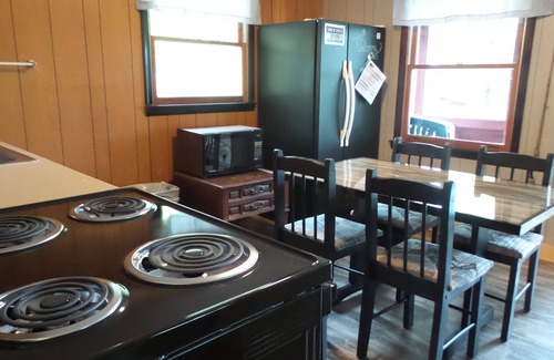 Chestertown Cottage | #6 Lakeview @Birchwood Cottages at Loon Lake. Family Friendly Waterfront