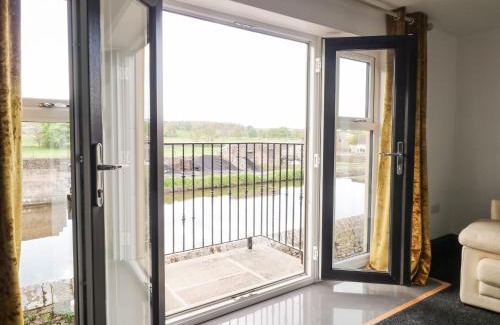 Gargrave House | 6 Lock View