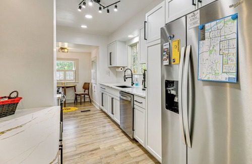 Kansas City House | 6 Mi to Arrowhead Stadium: Charming Home w/Porch!