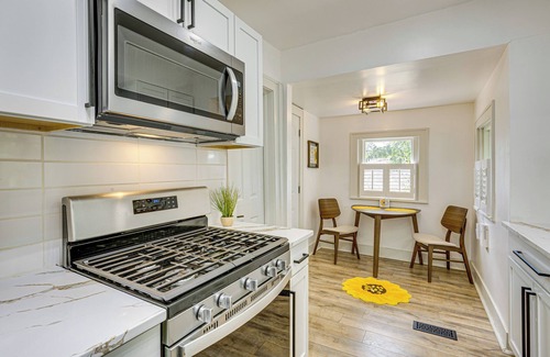 Kansas City House | 6 Mi to Arrowhead Stadium: Charming Home w/Porch!
