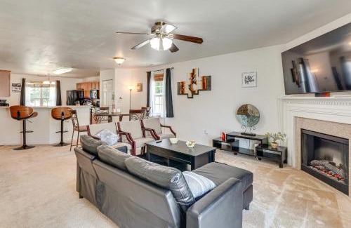 Southeast Raleigh House | 6 Mi to Dtwn Raleigh Townhome with Fenced Patio!