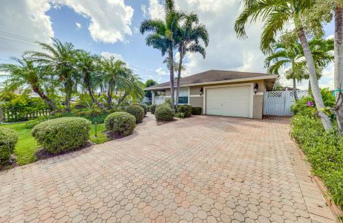 Lake Worth House | 6 Mi to Lake Worth Beach Park Home with Fenced Yard