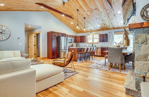 Gilford House | 6 Mi to Lake Winnipesaukee: New Hampshire Home
