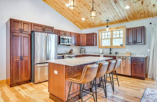 Gilford House | 6 Mi to Lake Winnipesaukee: New Hampshire Home
