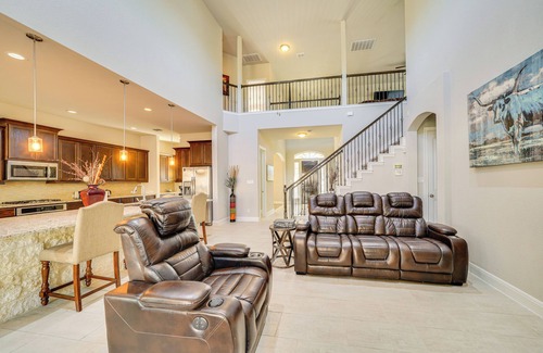 San Antonio House | 6 Mi to SeaWorld: Pet-Friendly Home w/Pool Access