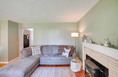 Pittsfield House | 6 Mi to Skiing: Pet-Friendly Home in Pittsfield!