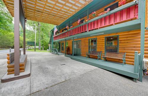 Robbinsville House | 6 Mi to Town Robbinsville Apt with Deck and Grill