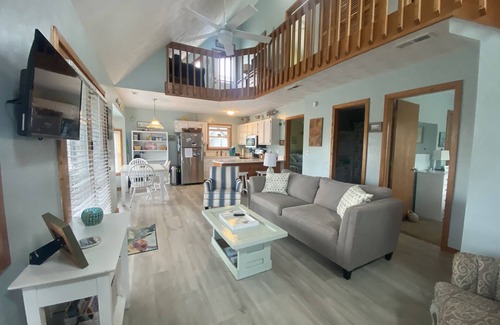 Salvo House | 6 min walk to the beach, Welcome Back is a cozy, pet friendly oceanside cottage!