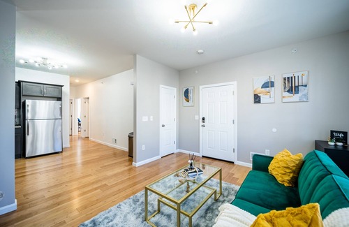 Weequahic Apartment | 6 Mins From EWR Airport Cozy 3 Bedroom Apartment