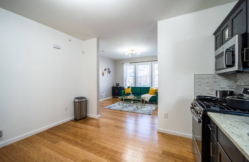 Weequahic Apartment | 6 Mins From EWR Airport Cozy 3 Bedroom Apartment
