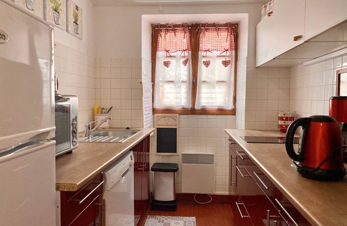Angles House | 6 minutes from the beach, for this charming farmhouse of 50m2 with enclosed garden