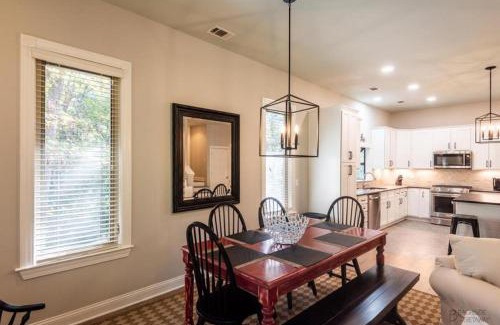 Lawton Woods House | 6 Pender Lane