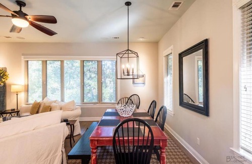 Lawton Woods House | 6 Pender Lane