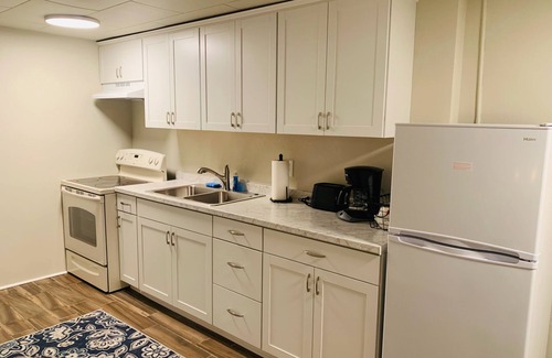 Lakewood Apartment | 6-people apartment 15 min from Downtown Denver, Red Rocks, and Belmar!