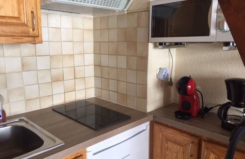 Arette Apartment | 6-person apartment at slopes with balcony and direct commercial access