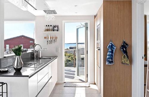 Kopstadso House | 6 person holiday home in VÄSTRA FRÖLUNDA