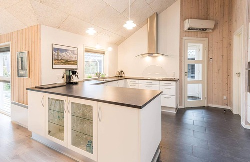 Blavand Strand House | 6 person holiday home in Blåvand